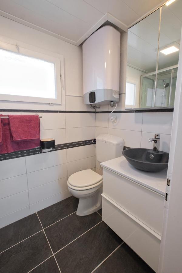 Lake Getaway Apartment With Private Entrance, Right On The Lake Constance Cycle Path, Barbecue Area, Free Wifi, Netflix And Free Bikes Salmsach Bagian luar foto