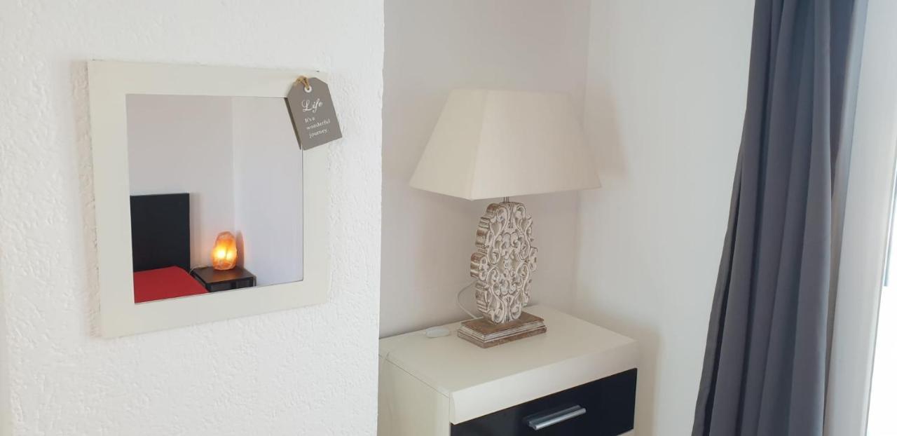 Lake Getaway Apartment With Private Entrance, Right On The Lake Constance Cycle Path, Barbecue Area, Free Wifi, Netflix And Free Bikes Salmsach Bagian luar foto